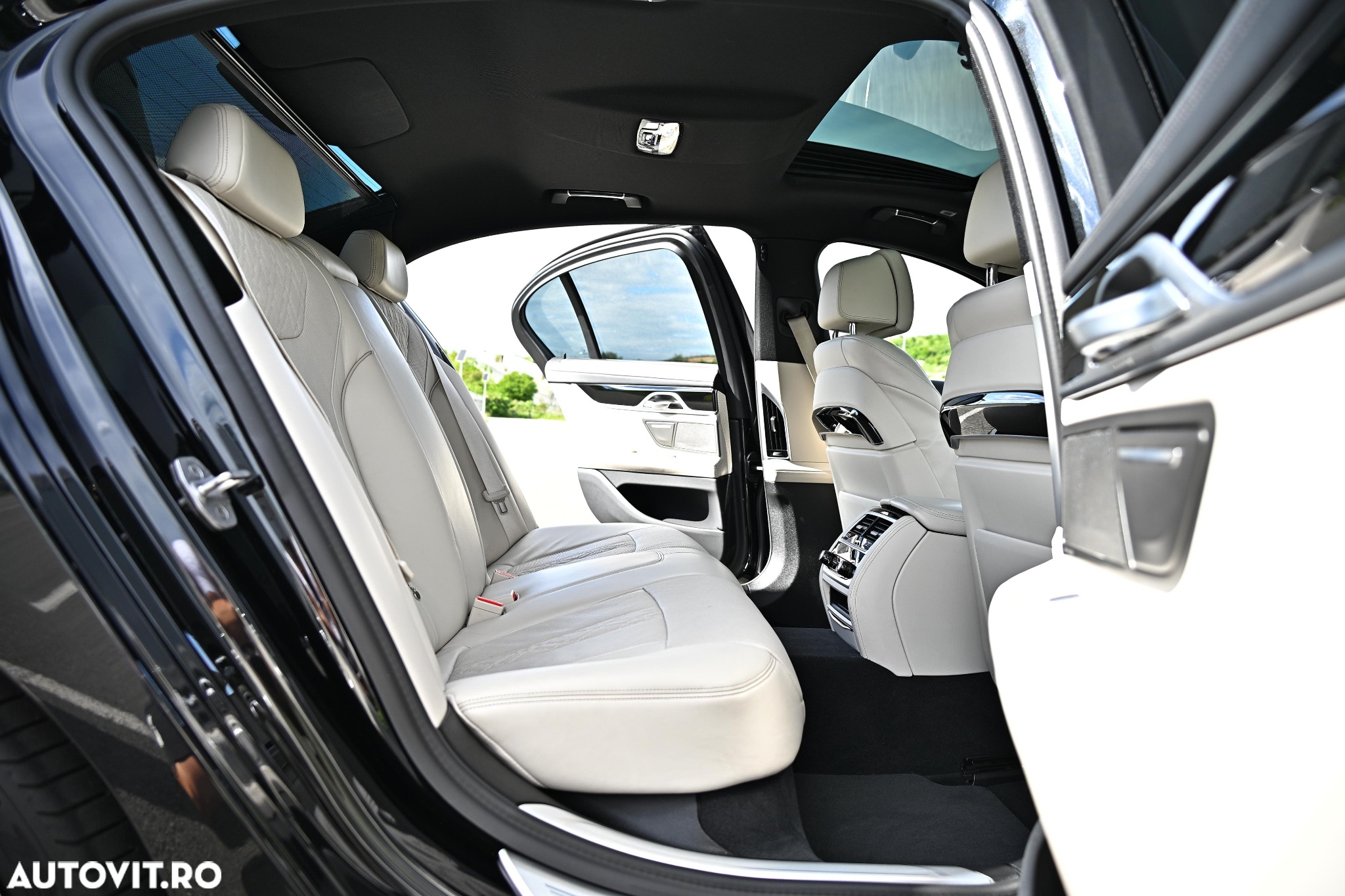 BMW Seria 7 750d xDrive - 39