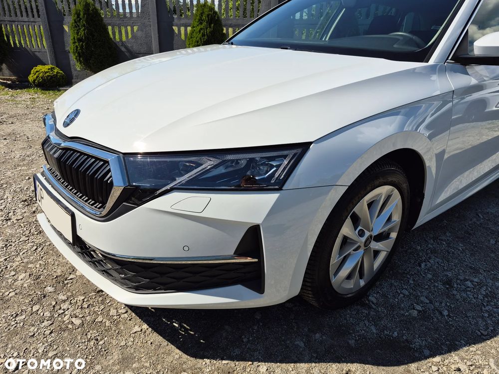 Skoda Octavia 2.0 TDI Edition 130 Selection DSG - 25