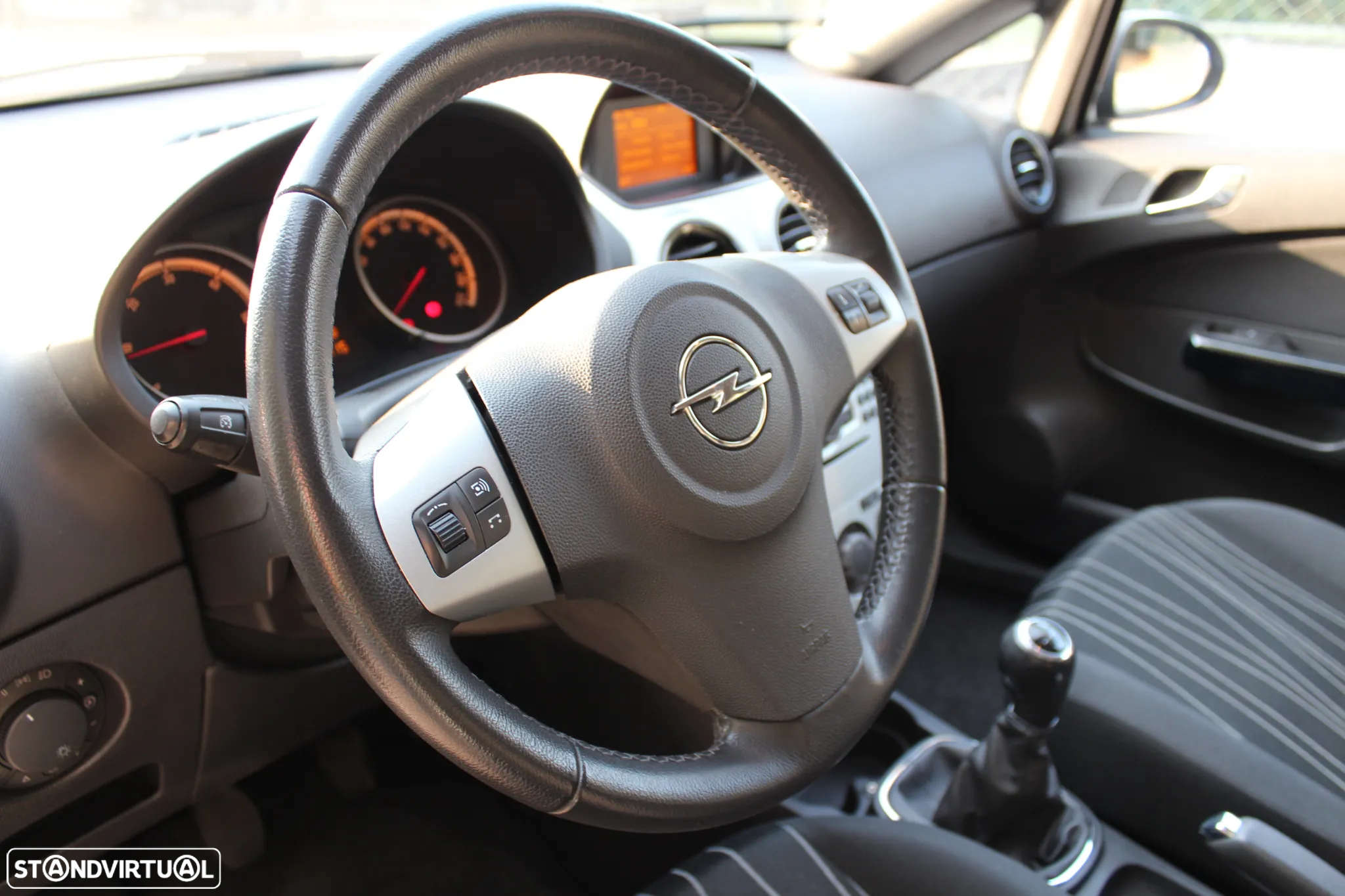 Opel Corsa 1.3 CDTi Enjoy EcoFLEX - 15
