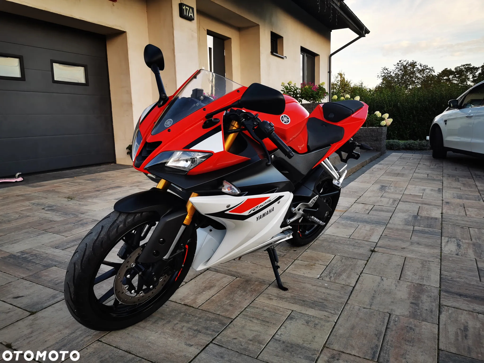 Yamaha YZF - 4