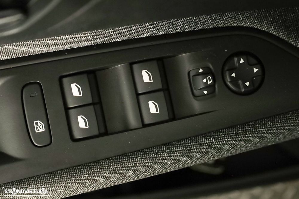 Peugeot 3008 1.6 Hybrid Allure e-EAT8 - 23