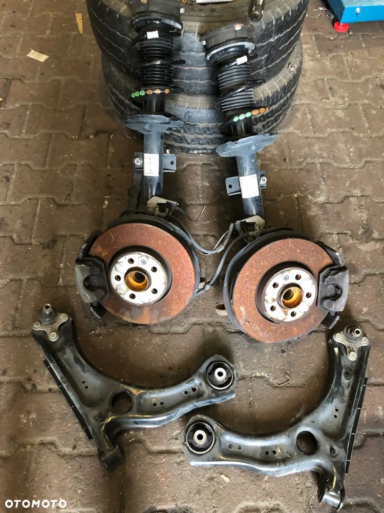 AUDI A1 82A AMORTYZATOR ZWROTNICA WAHACZ 2Q0407255AC 2Q0407256AC   gwa!!! - 1