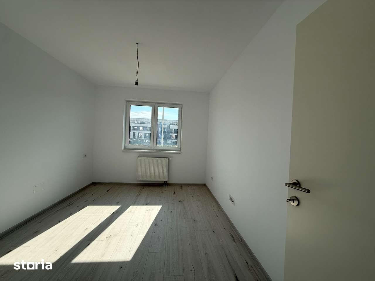 Apartament cu 3 camere nemobilat — fotografia 1