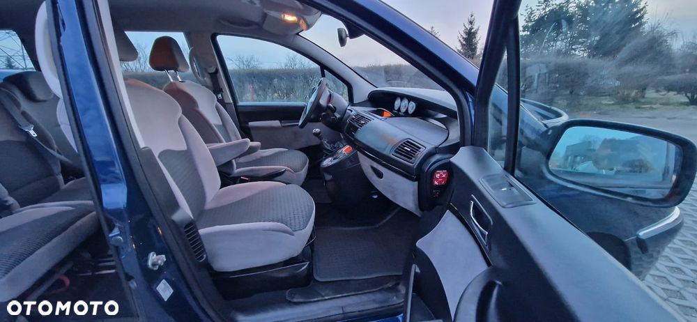 Citroën C8 2.0 16V Confort - 26