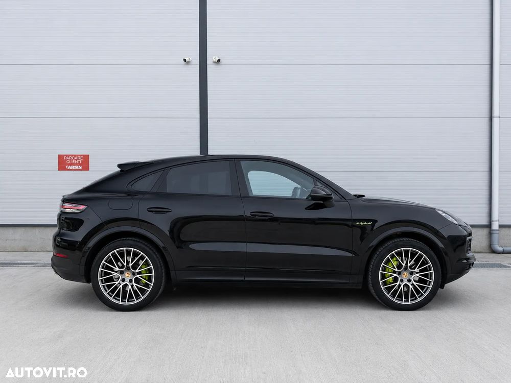 PORSCHE Cayenne Coupe 2022 — imagine 3