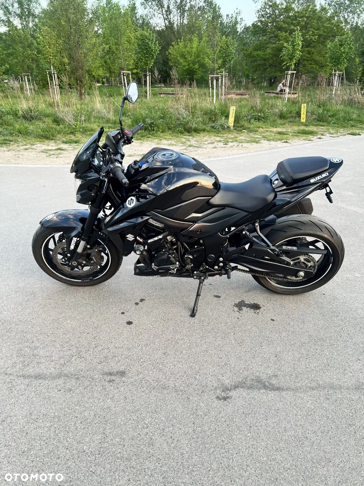 Suzuki GSX - 15