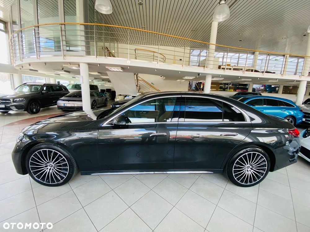 Mercedes-Benz Klasa E 200 4Matic 9G-TRONIC Edition AMG Line - 3