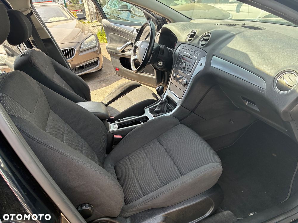 Ford Mondeo - 10