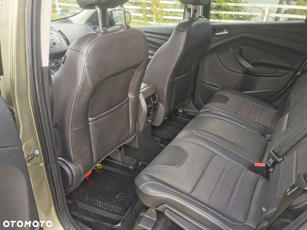 Ford Kuga 1.6 EcoBoost 2x4 Titanium - 9
