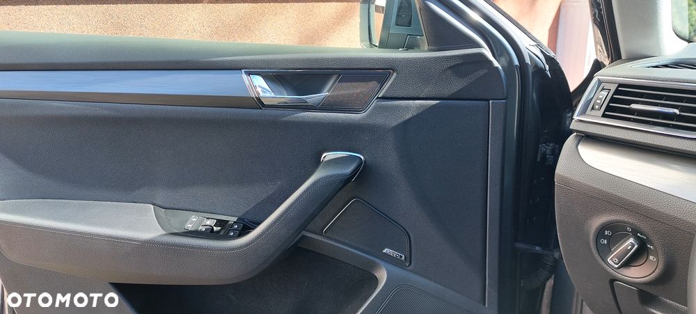 Skoda Superb 2.0 TDI DSG Premium Edition - 18