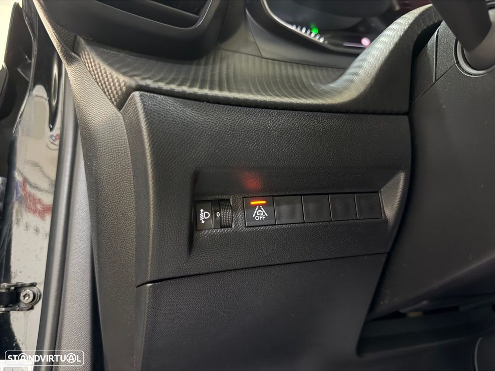 Peugeot 2008 1.2 PureTech Allure Pack - 16