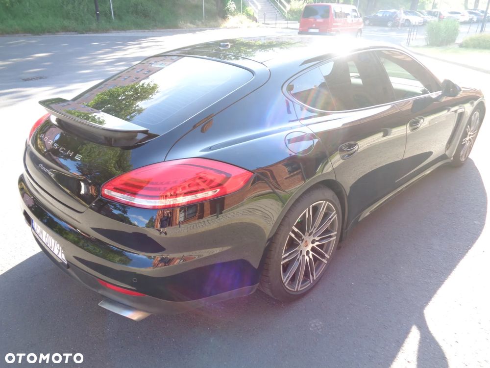 Porsche Panamera 4 - 11