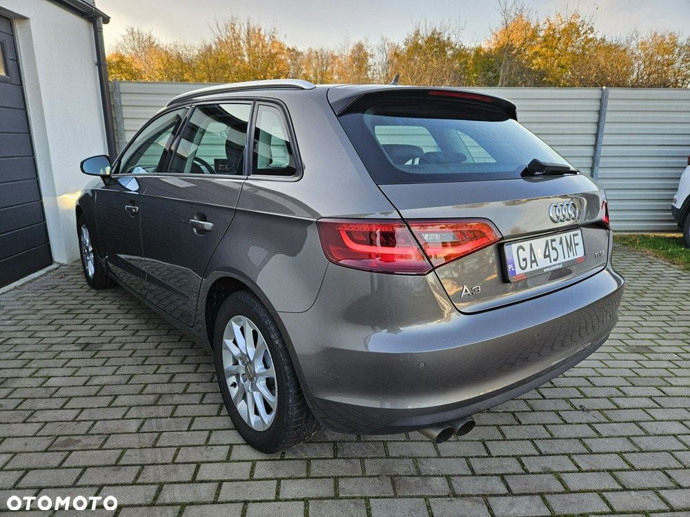 Audi A3 Sportback - 2