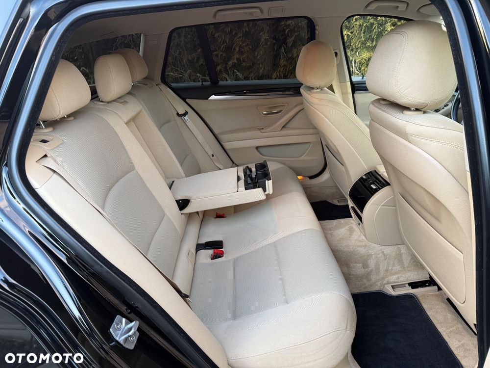 BMW Seria 5 520d xDrive - 18