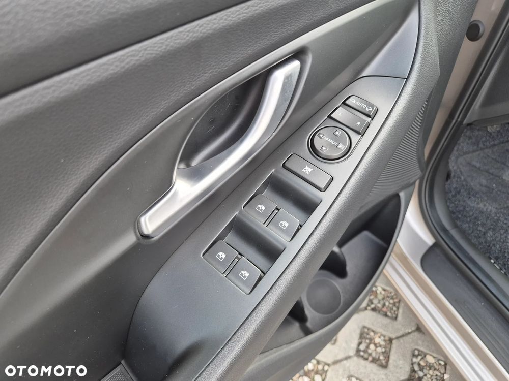 Hyundai i30 1.4 T-GDI Passion Plus - 17