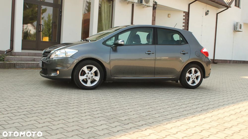 Toyota Auris 1.6 Executive - 4