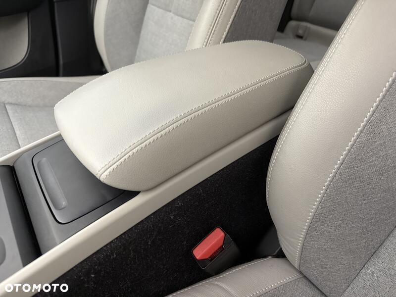 Volvo XC 40 T4 AWD Momentum Pro - 18