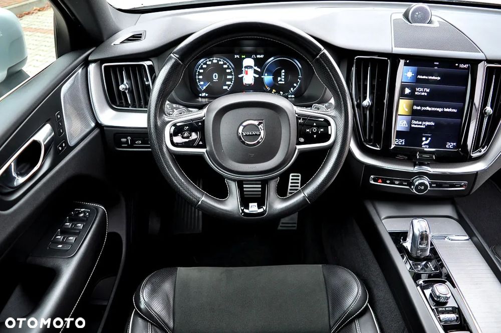 Volvo XC 60 T8 Plug-In Hybrid AWD R-Design - 16