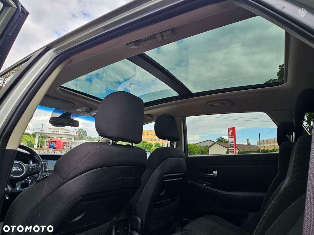 Kia Carens 1.7 CRDi 115 Dream-Team Edition - 33
