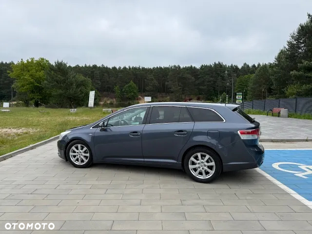 Toyota Avensis 2.2 D-4D Premium - 6