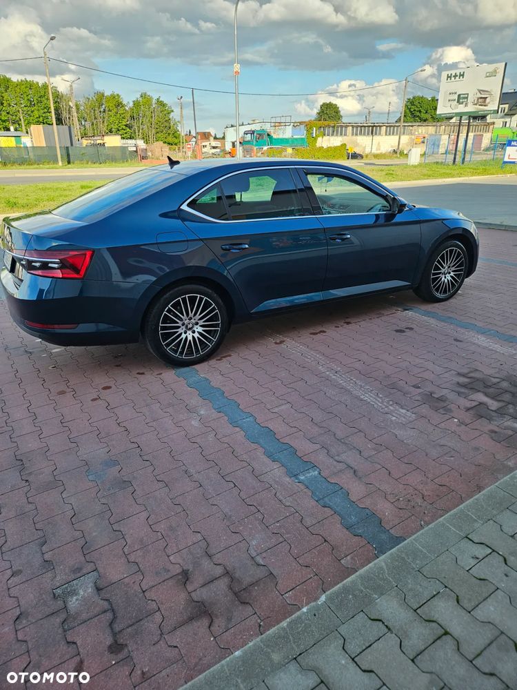 Skoda Superb 2.0 TDI SCR Ambition DSG - 8