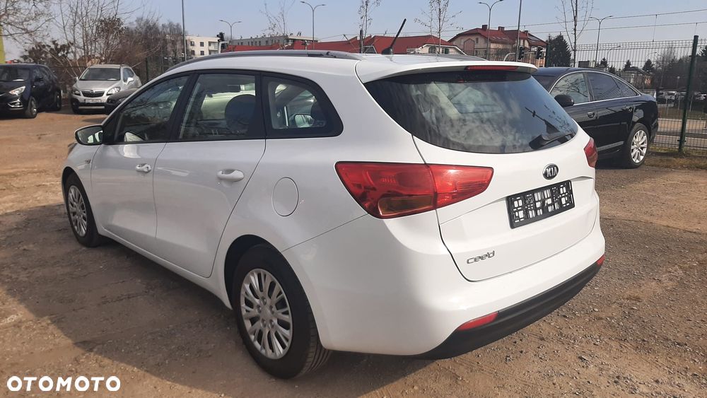 Kia Ceed 1.6 GDI Spirit - 4