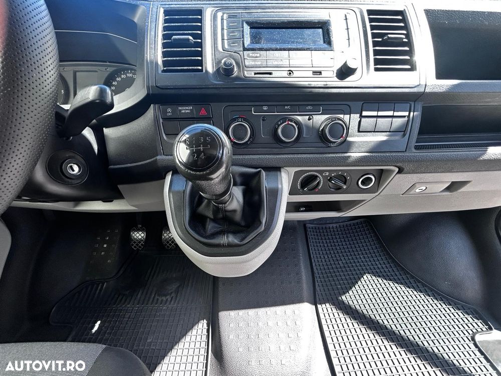 Volkswagen Transporter - 12