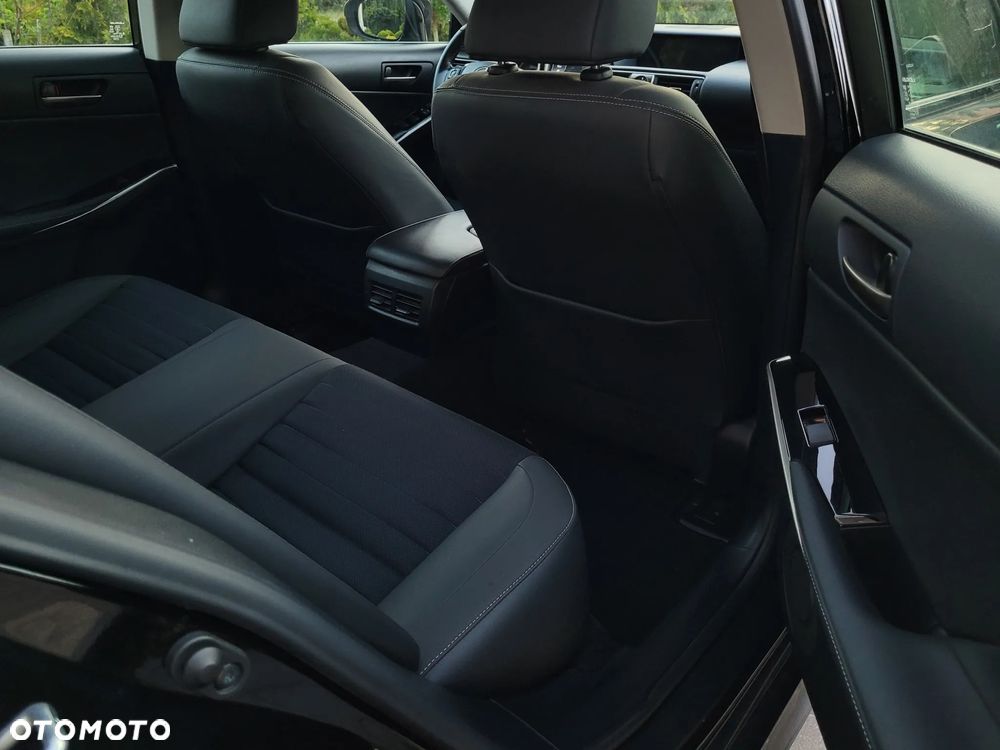 Lexus IS 200t / 300 Black - 23