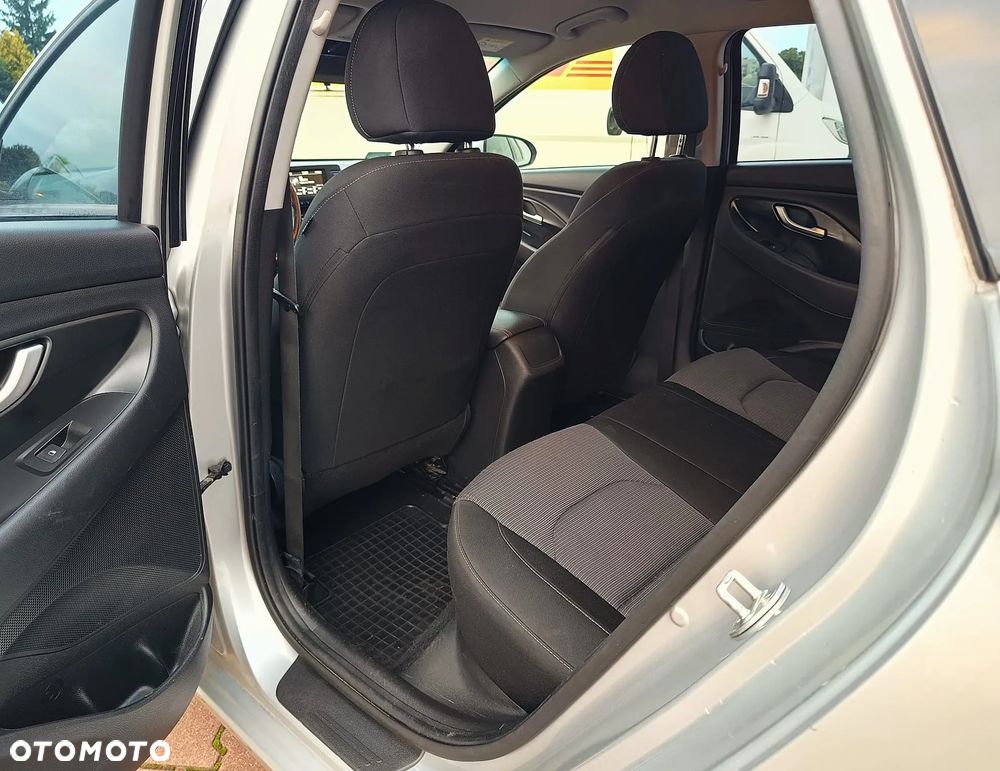 Hyundai i30 1.0 T-GDI GPF Classic + - 24