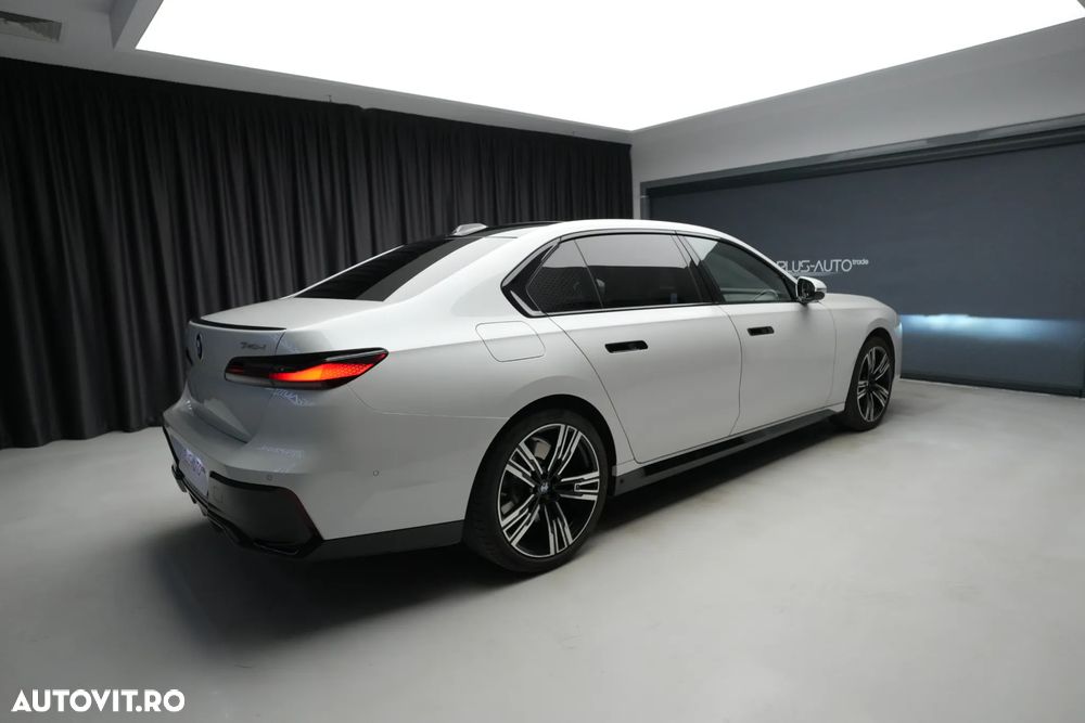 BMW Seria 7 740d xDrive MHEV - 32