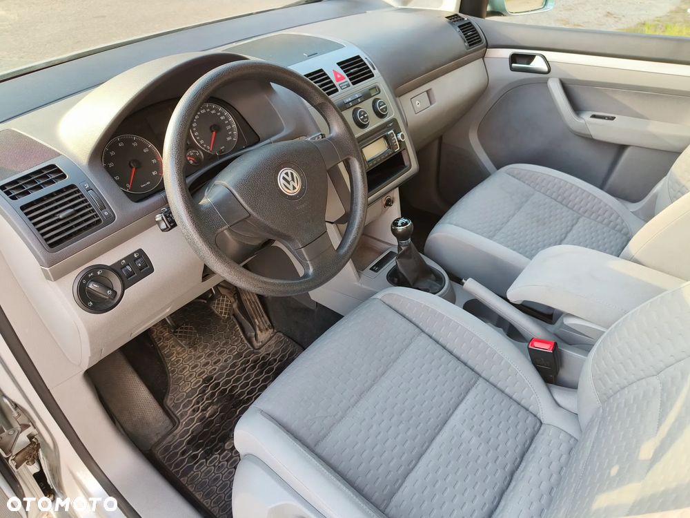 Volkswagen Touran 1.6 Trendline - 4