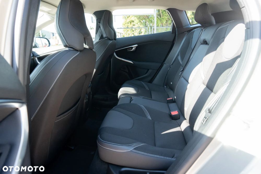 Volvo V40 T2 Drive-E Momentum - 20