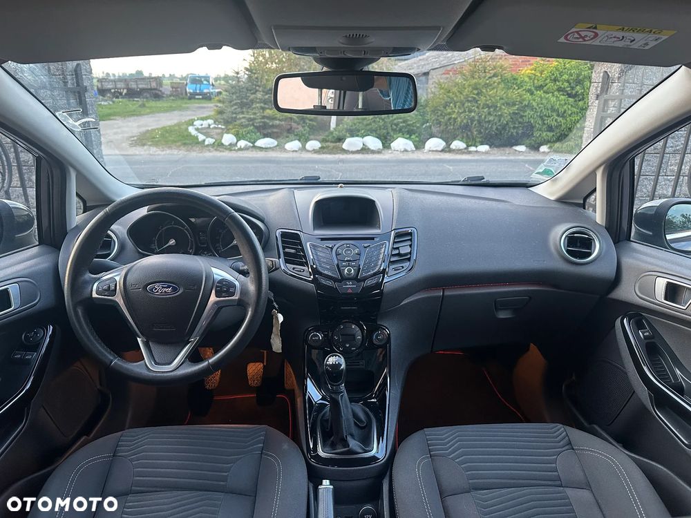 Ford Fiesta 1.5 TDCi SYNC Edition - 18