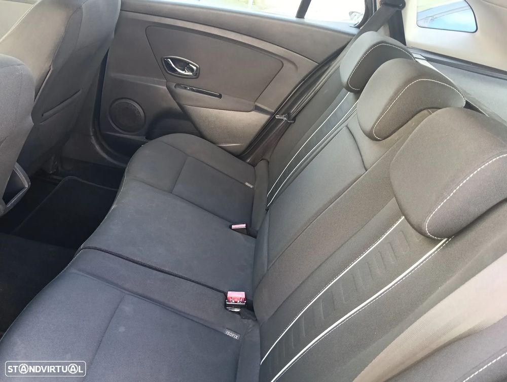 Renault Mégane Sport Tourer 1.5 dCi Limited SS - 14