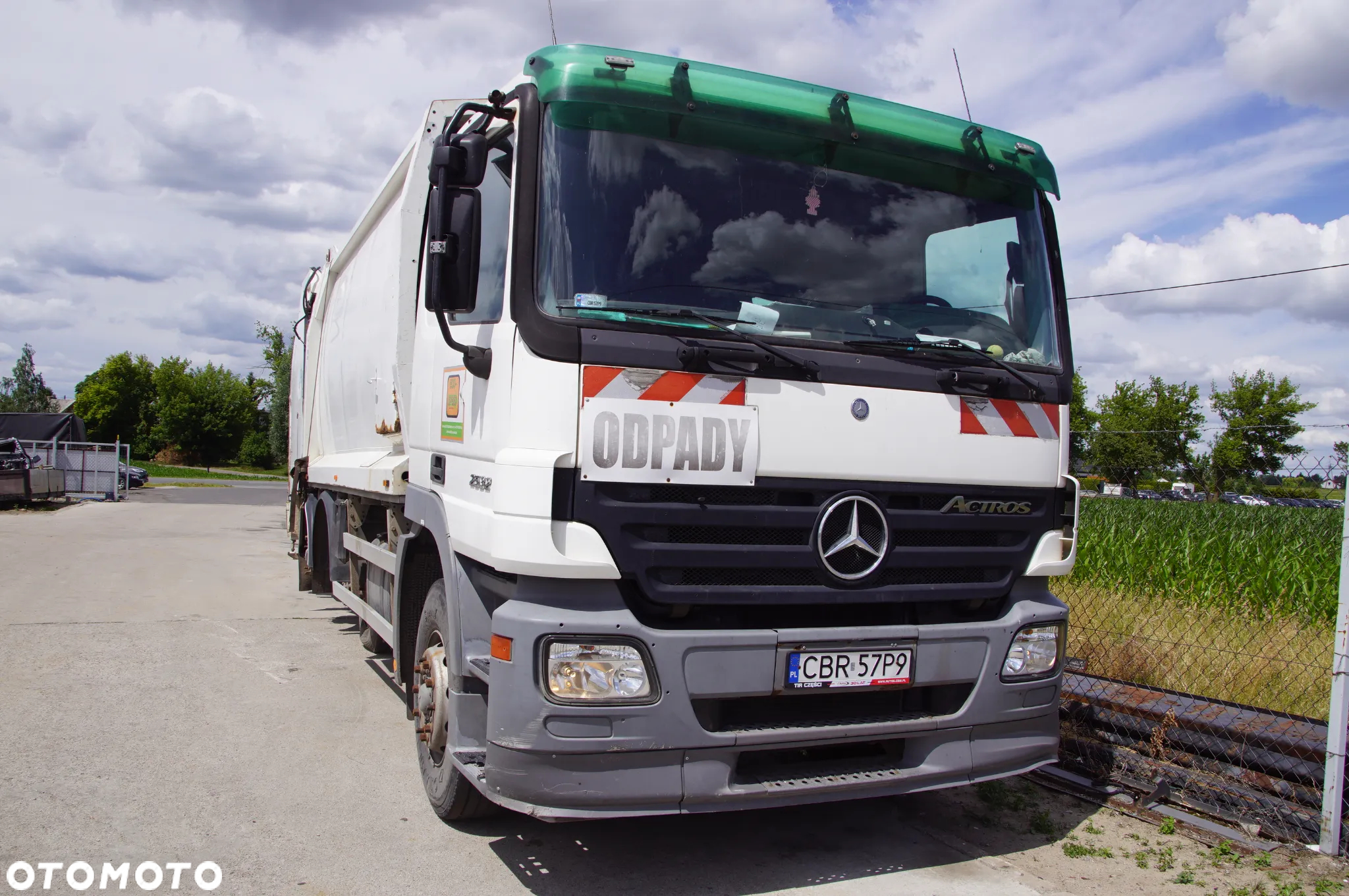 Auto na części - Mercedes Actros 2532 MP2 12.0 OM501LA OM 501 LA410 KM G211-16 2005R Lusterko Lampa Koło Szyba Atrapa Skrzynia Silnik Most Komputer Licznik Drzwi Moduł Grill Sterownik Lampa Zderzak Kabina - 2
