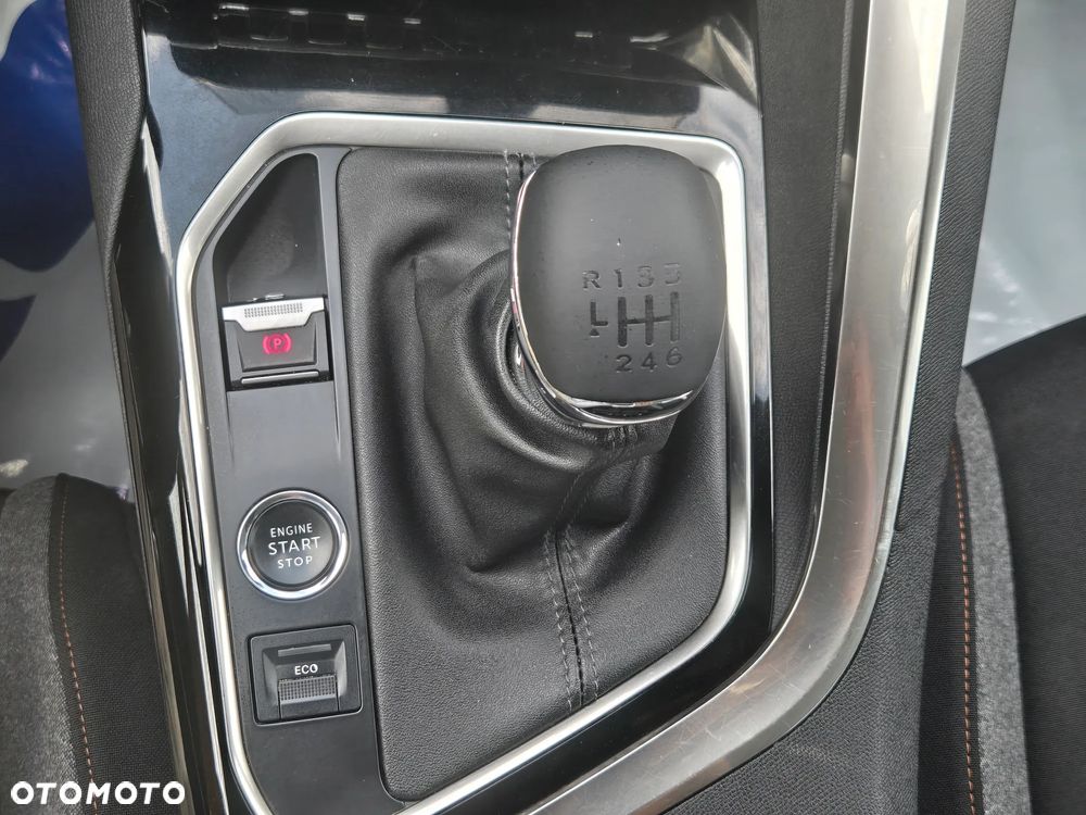 Peugeot 3008 PureTech 130 Stop & Start GPF Active - 23