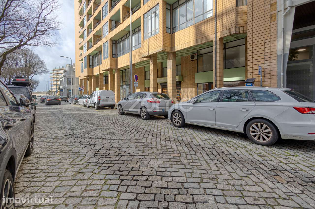 Loja no Atlântico Centro Comercial, em Matosinhos Sul - Grande imagem: 4/16