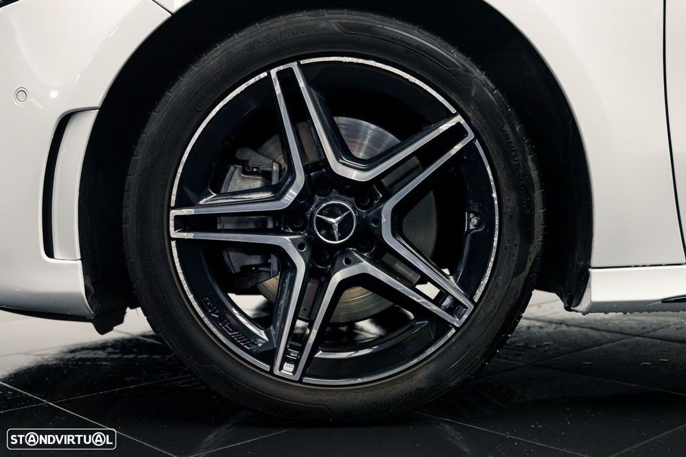 Mercedes-Benz A 250 e AMG Line - 8