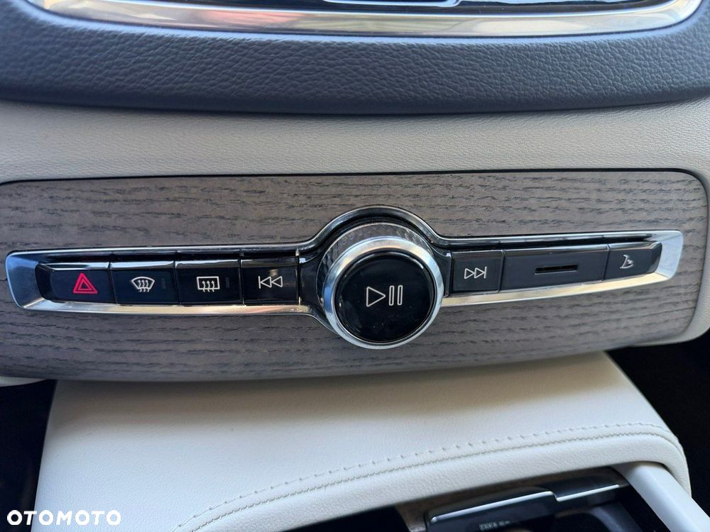 Volvo XC 90 - 36