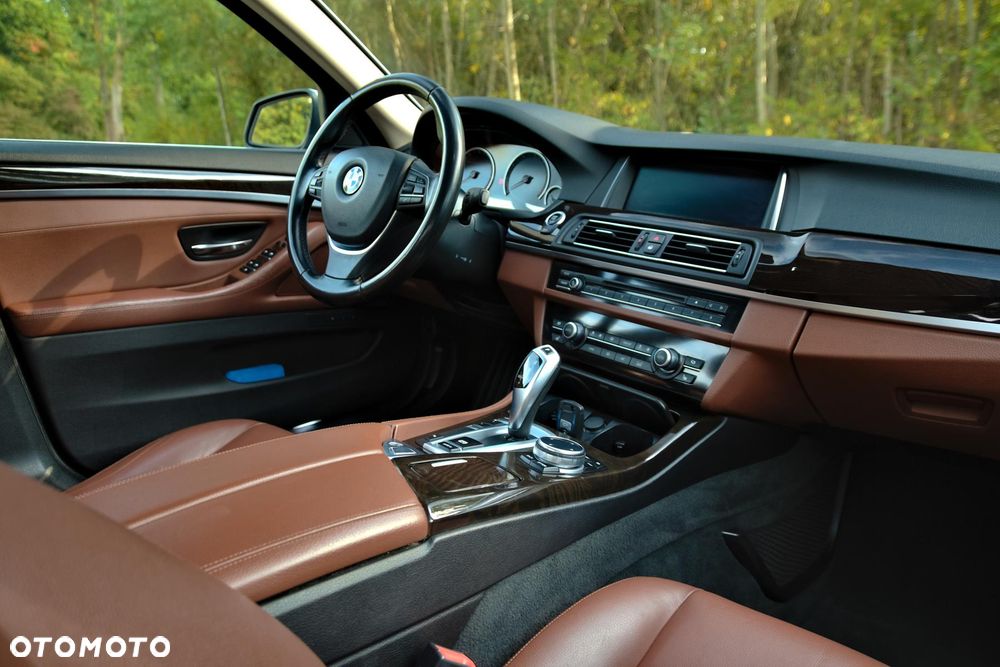 BMW Seria 5 528i - 14