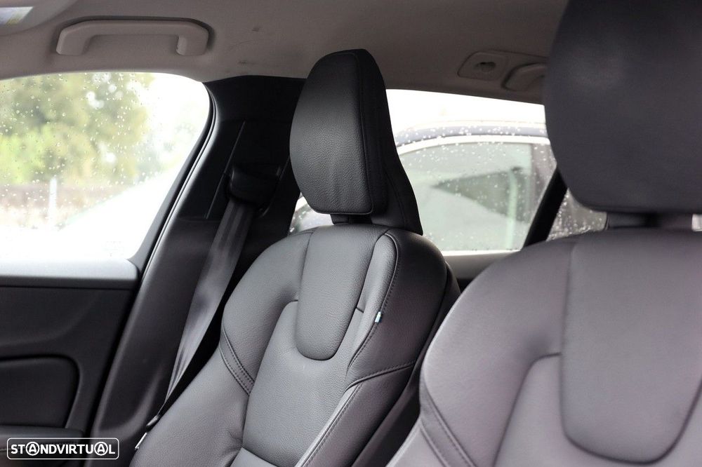 Volvo V60 2.0 T6 AWD TE Plus Dark - 9