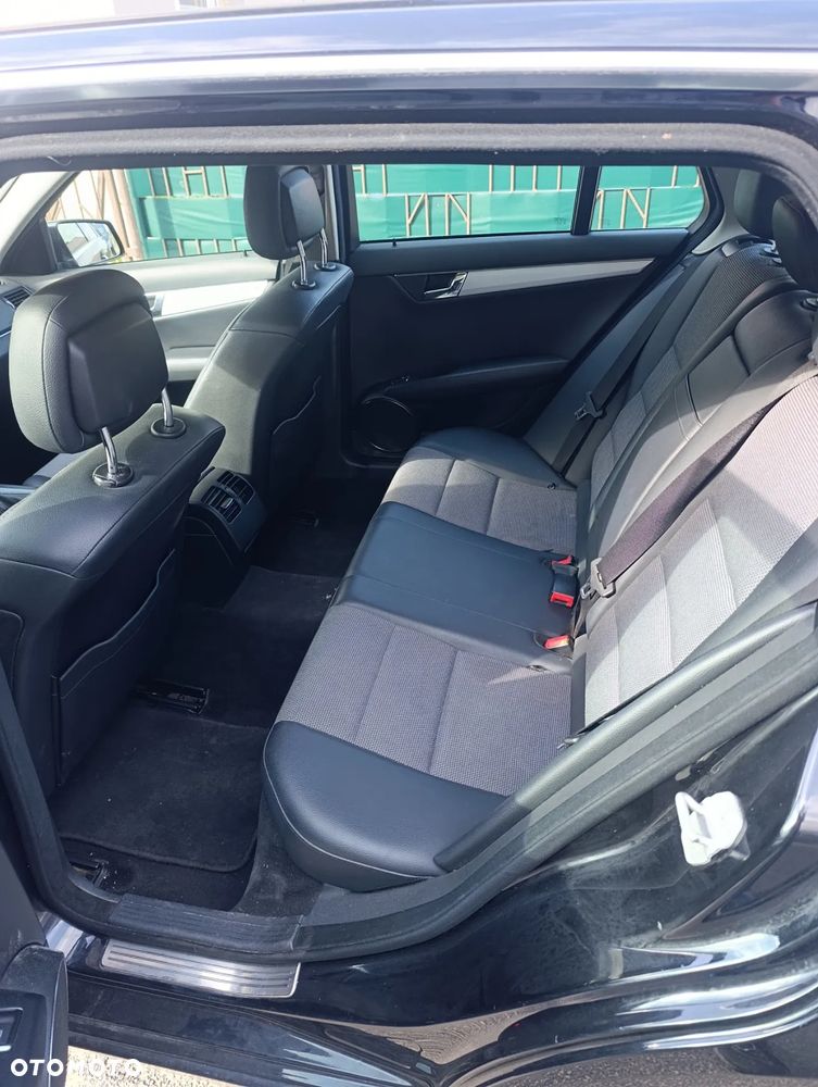 Mercedes-Benz Klasa C 180 Kompressor BlueEFFICIENCY Elegance - 2