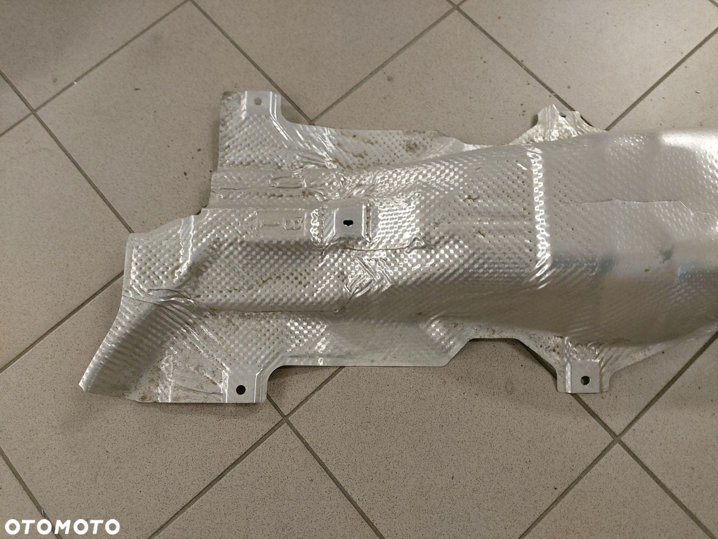 TOYOTA COROLLA E21 OSŁONA TERMICZNA WYDECHU ORG - 2