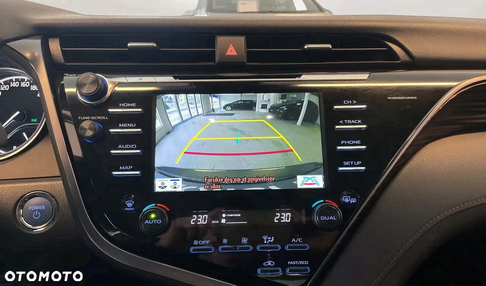 Toyota Camry Executive - 4