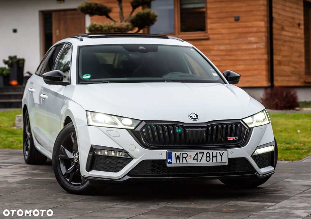 Skoda Octavia 2.0 TDI DSG RS Plus - 32