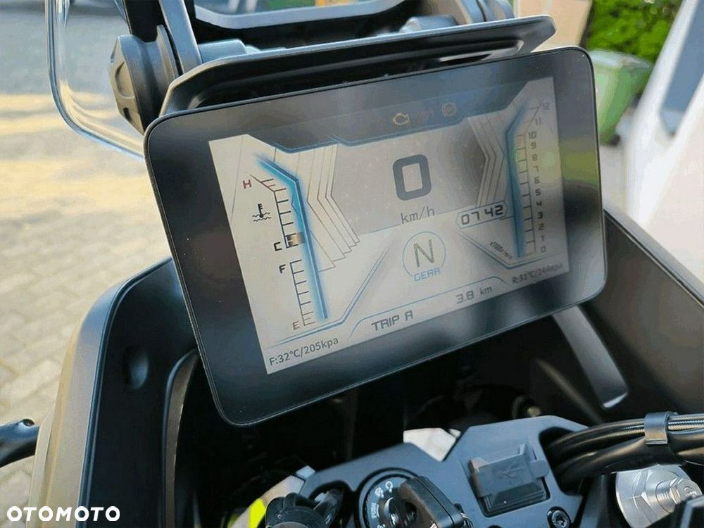QJMOTOR SVT 650X - 20