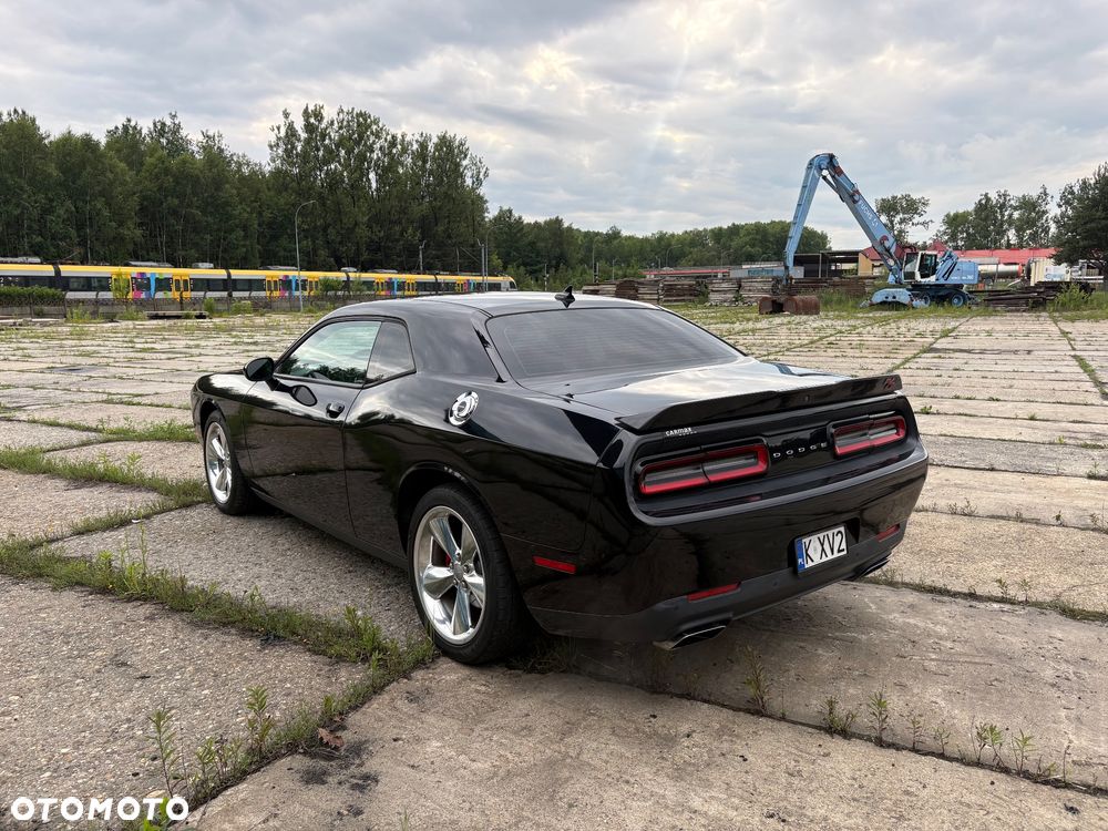 Dodge Challenger - 7