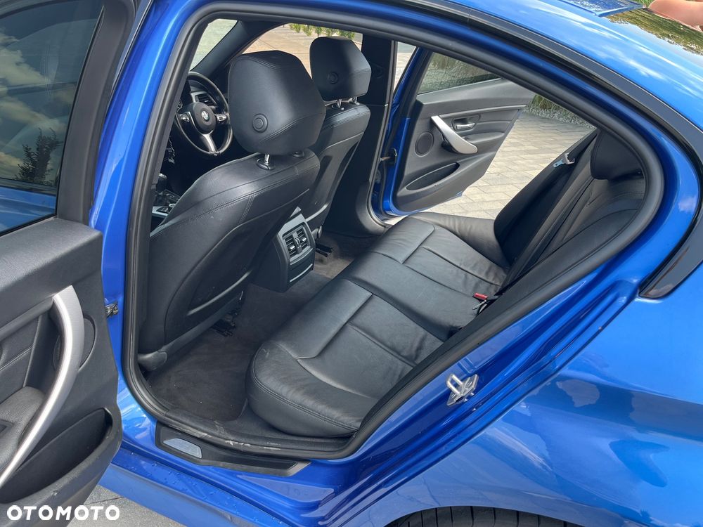 BMW Seria 3 328i M Sport - 10