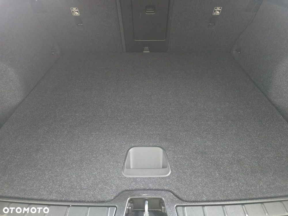Volvo XC 40 - 25