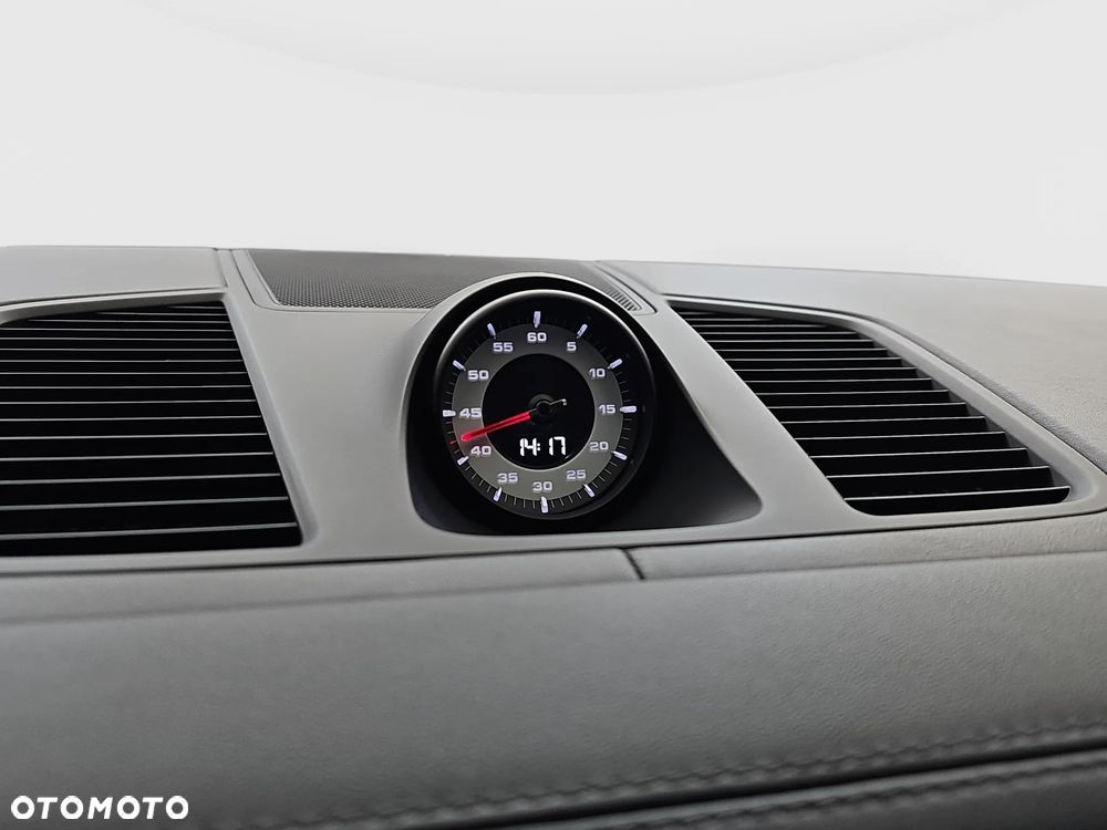 Porsche Cayenne Turbo - 24